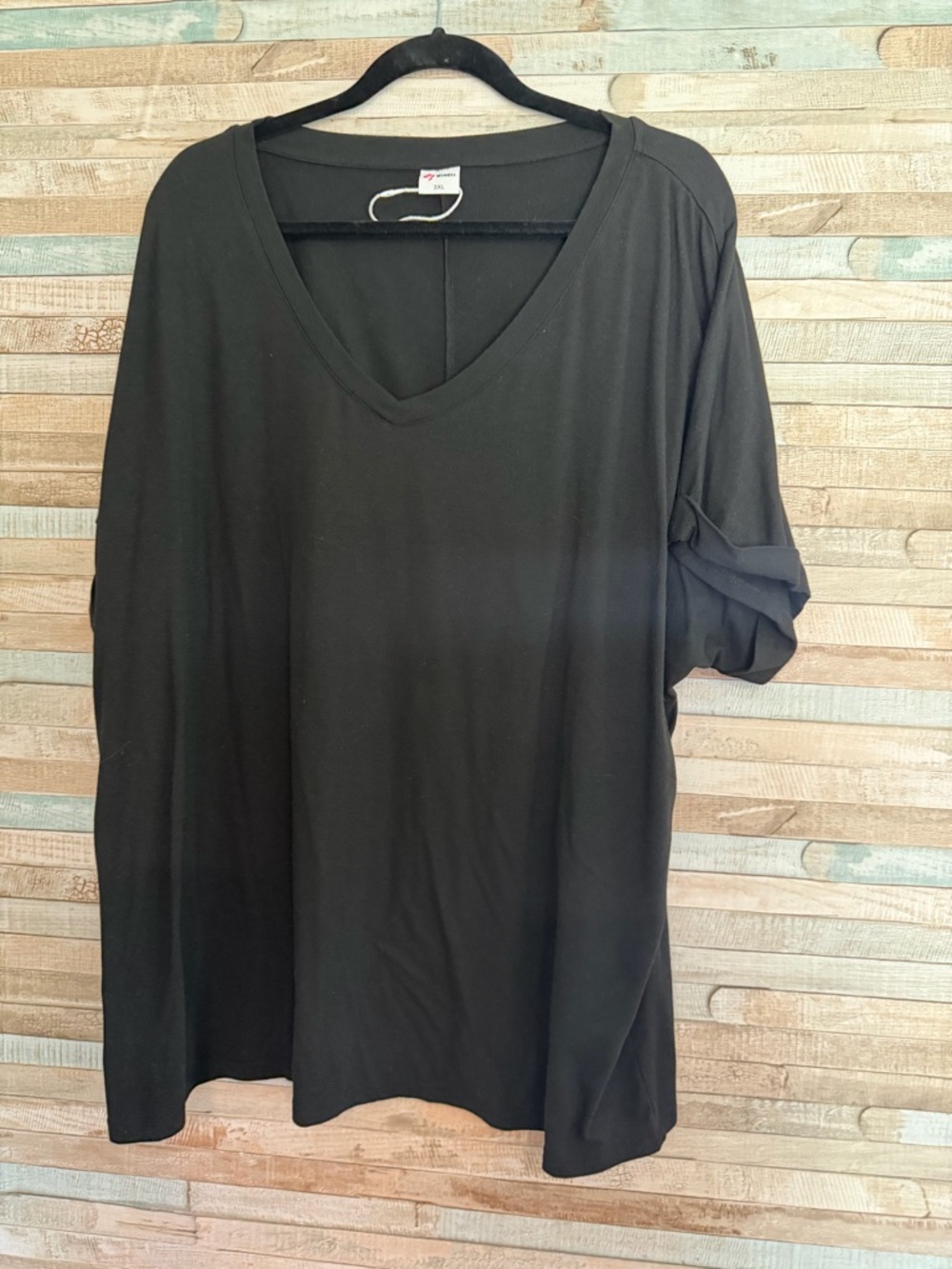 Relaxed V-Neck Women’s Top - Black